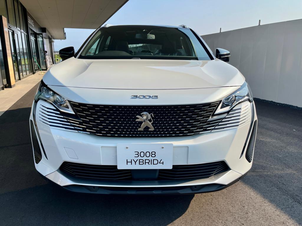 3008GT　HYBRID4のご紹介