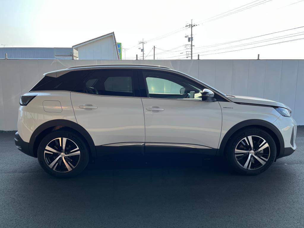 3008GT　HYBRID4のご紹介