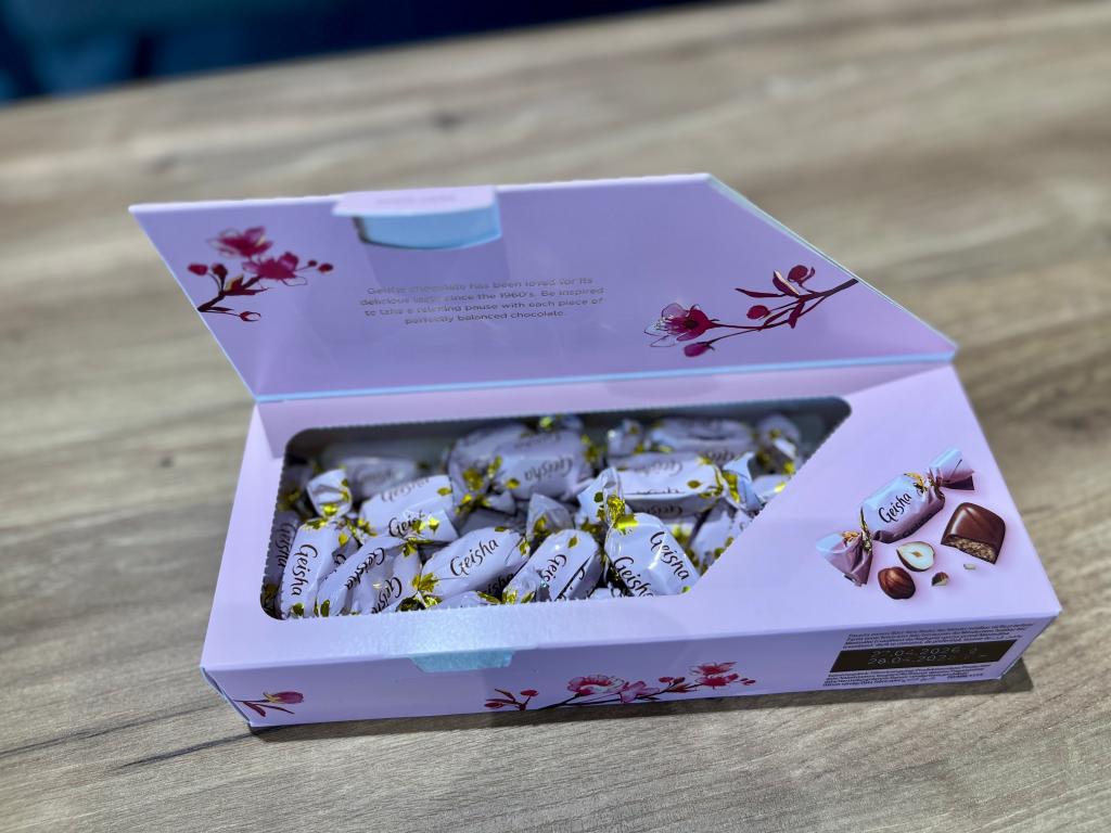 お客様から素敵なお土産いただきました🎁