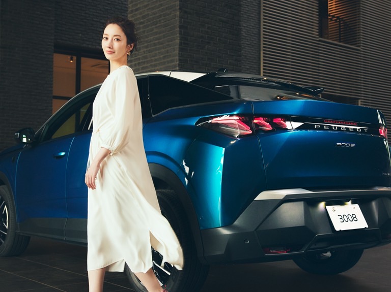 ELLEとPEUGEOTのタイアップ📚